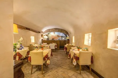 Residenza San Calisto Otel 3*